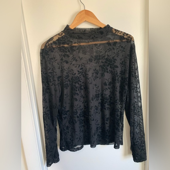 Floral mesh top - Picture 3 of 3